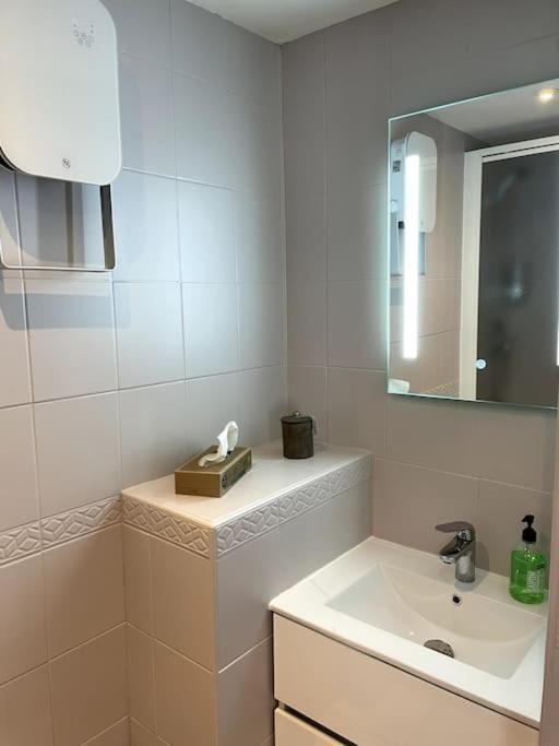 101 Pyrenees Palace Appartement Bagnères-de-Luchon Zewnętrze zdjęcie