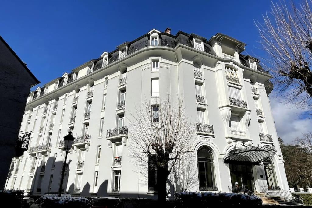 101 Pyrenees Palace Appartement Bagnères-de-Luchon Zewnętrze zdjęcie