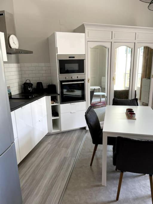 101 Pyrenees Palace Appartement Bagnères-de-Luchon Zewnętrze zdjęcie